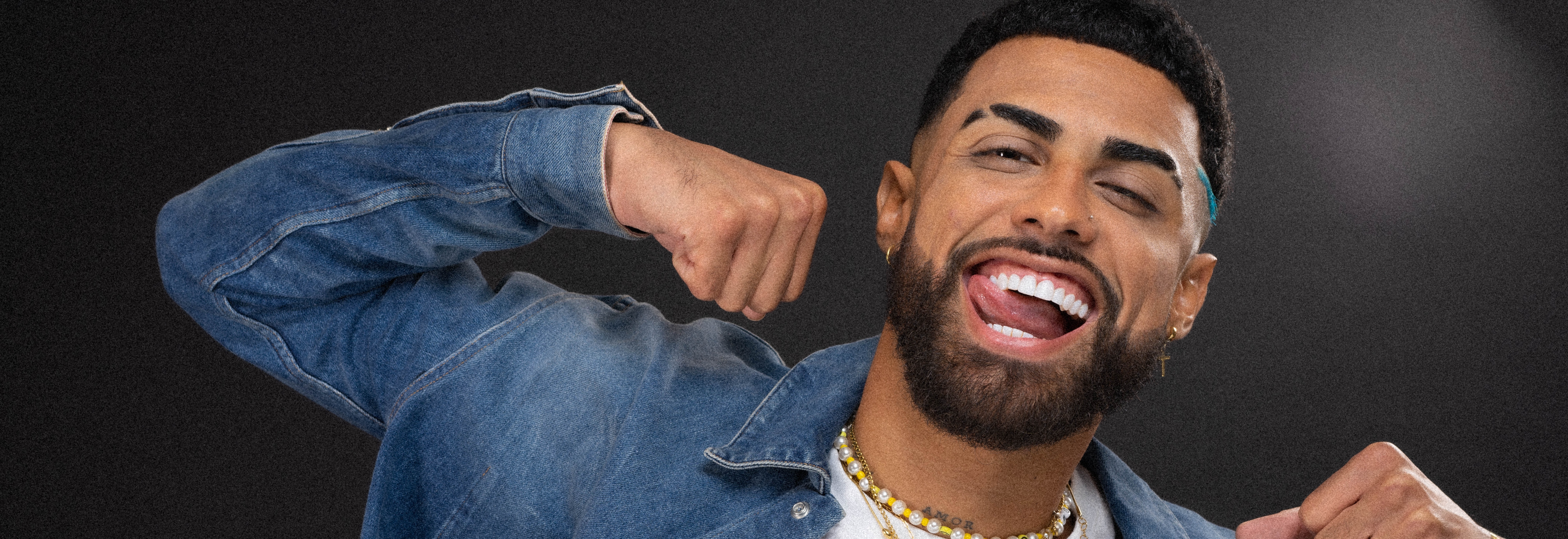 &iexcl;Jay Wheeler recibe tres nuevos discos de Platino!