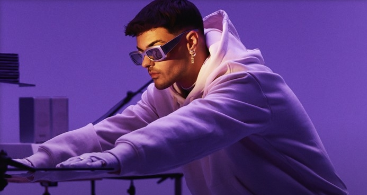 Abraham Mateo revela los secretos de INSOMNIO:"El tema 5 es para m&iacute; novia porque le ped&iacute; salir el 5"