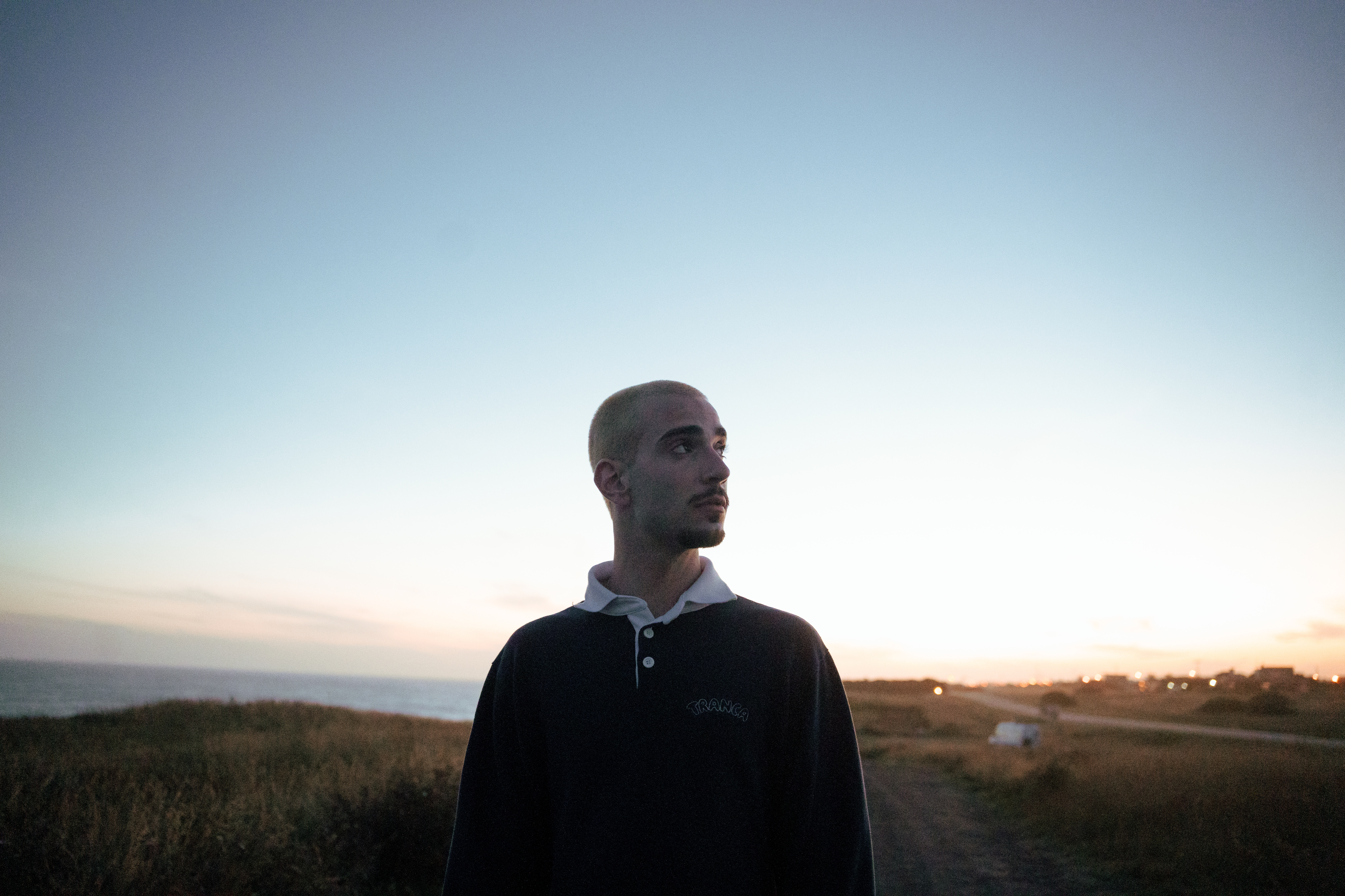 SANTI MUK presenta su &aacute;lbum debut "LE TENGO MIEDO A LAS ALTURAS"