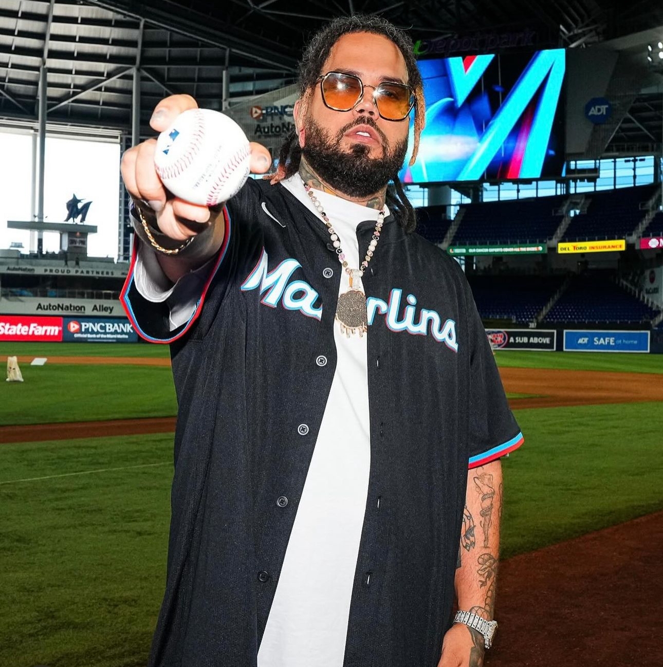 Entrevista a Brray: "Trabajar con Feid fue super duro, a Anitta la amo, y estoy buscando a Don Omar"