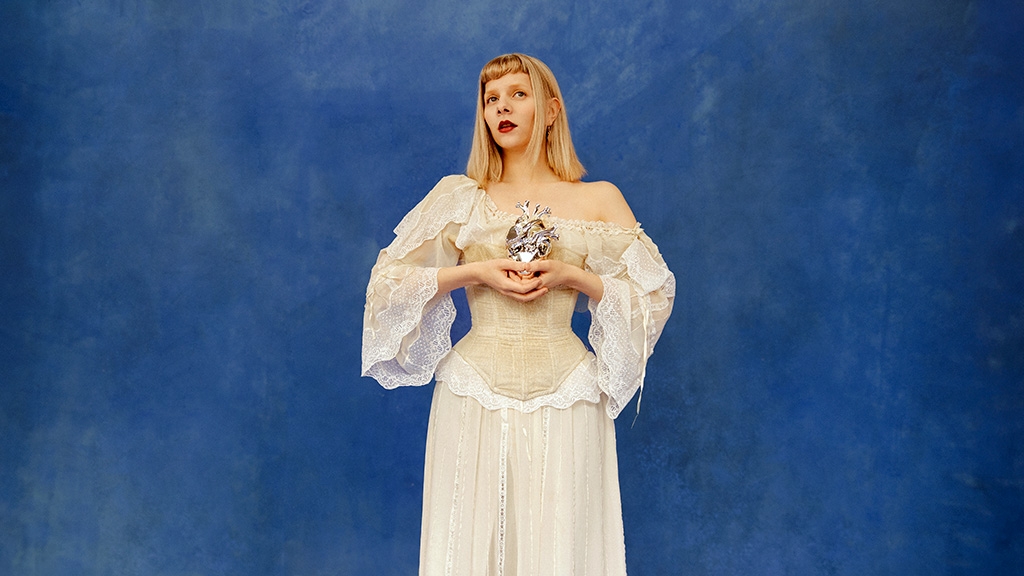 Aurora anuncia su show en el Movistar Arena