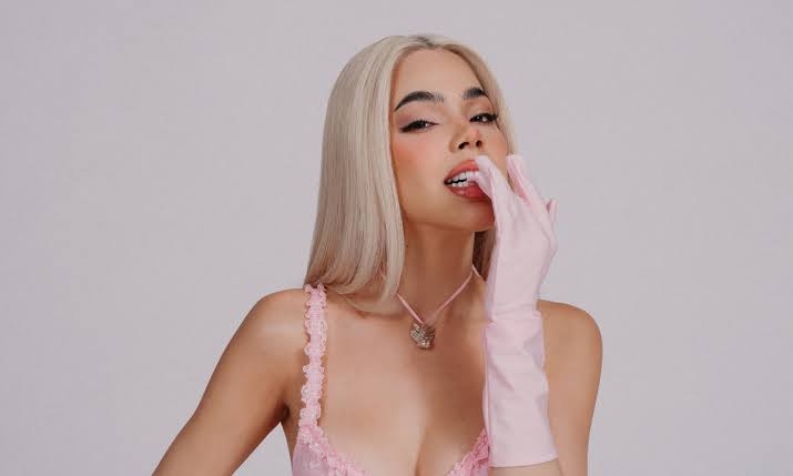 Enrevista a Kenia Os: "Me encantar&iacute;a hacer algo con BLACKPINK, Rosal&Iacute;a y Sabrina Carpenter"