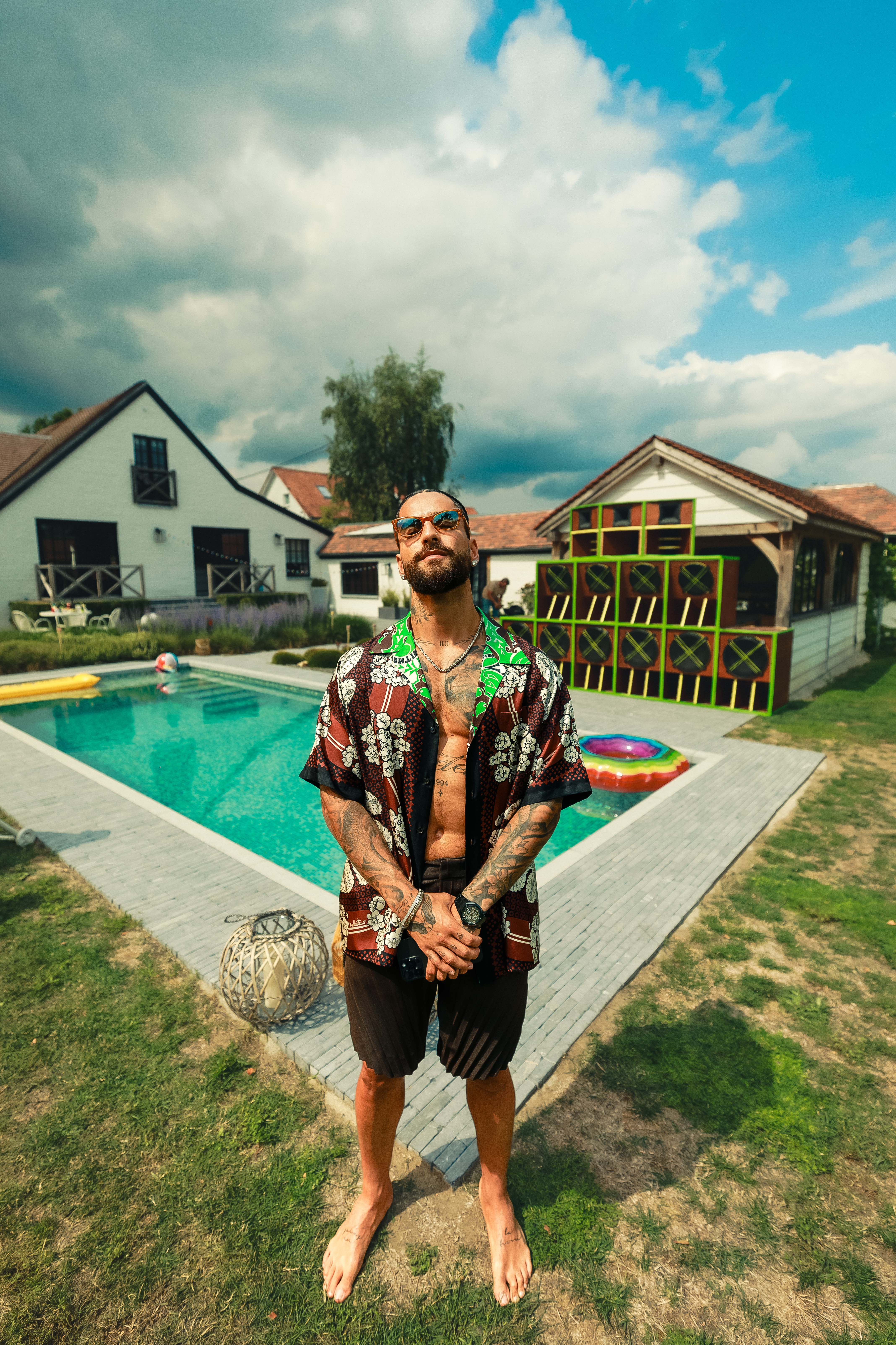 As&iacute; se prepara Maluma para una sesi&oacute;n de fotos