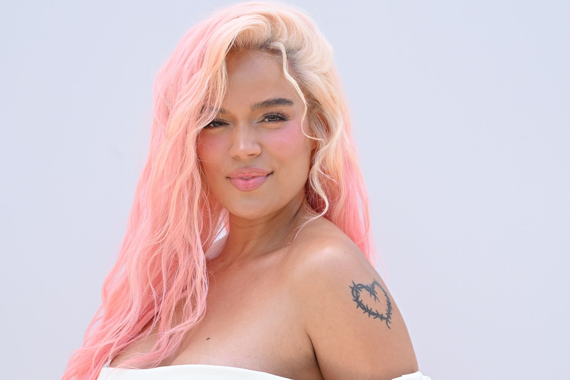 Karol G comparte fotos familiares con un emocionante mensaje