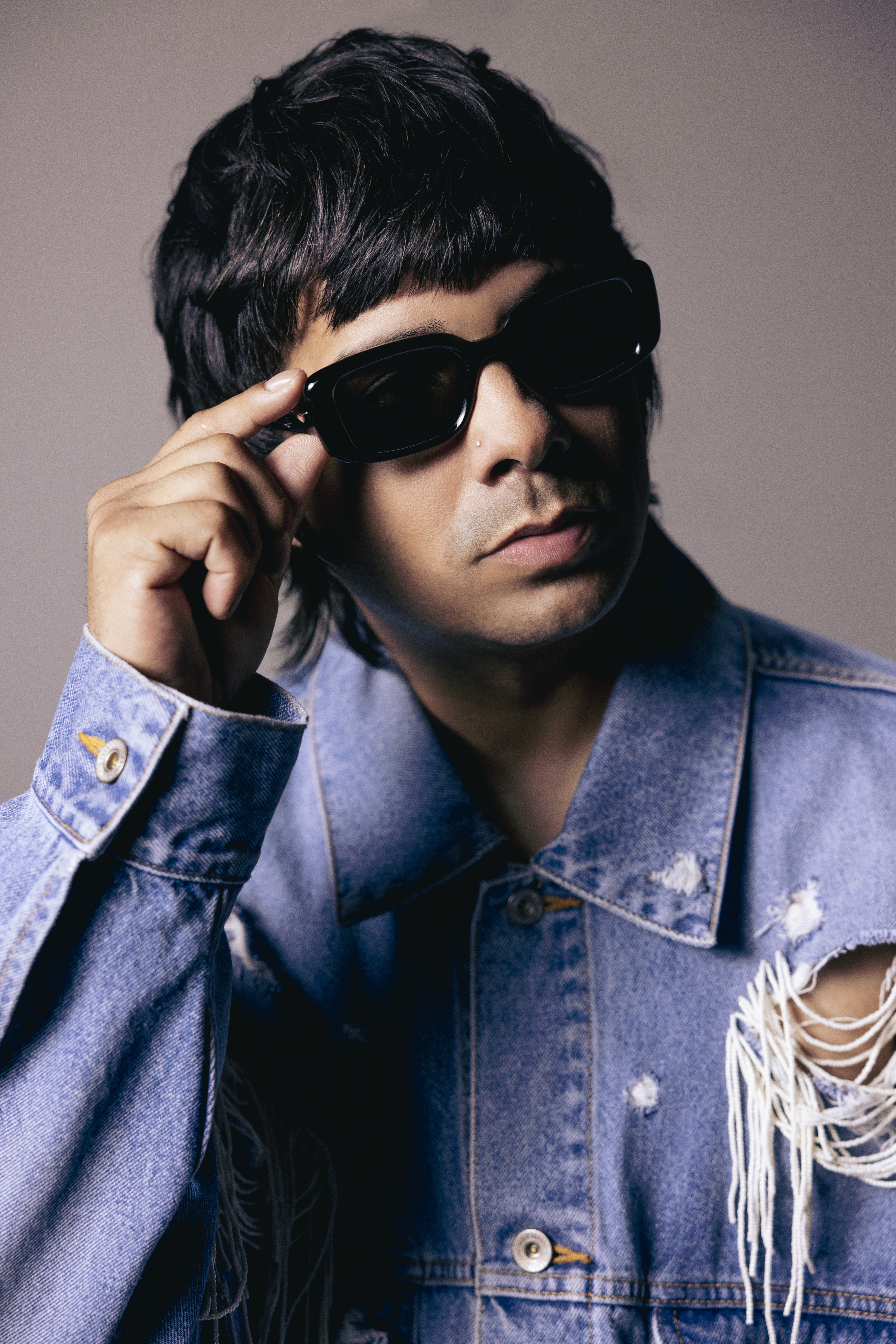 Chencho Corleone presenta su nuevo sencillo: "Lo Caro y Lo Bueno"