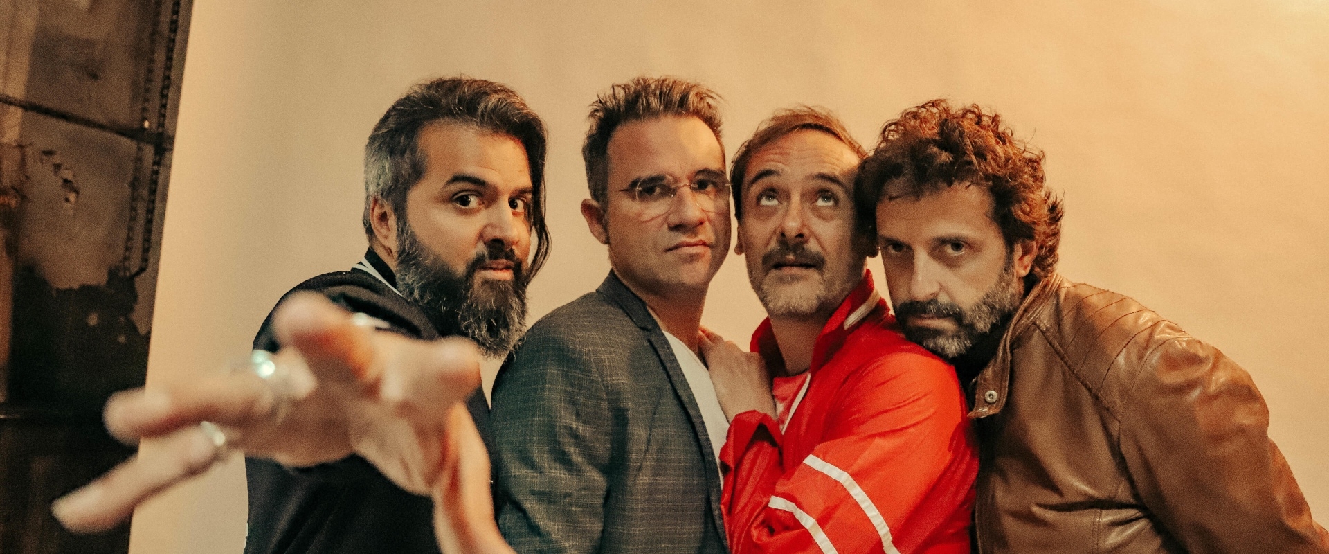 Love of Lesbian presenta "La Hermandad", el tercer adelanto de su nuevo álbum