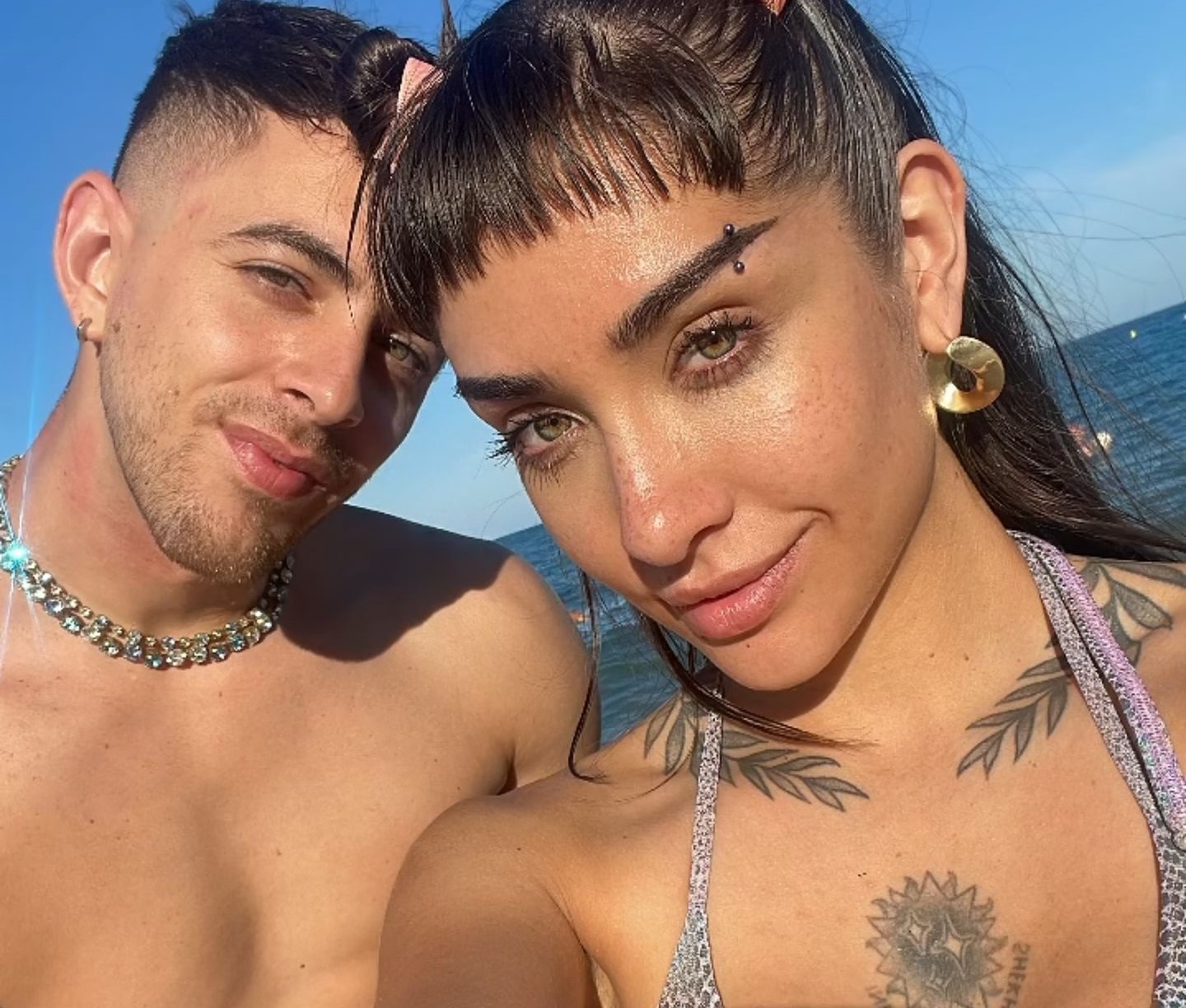 Mira la tierna interacci&oacute;n entre Maria Becerra y Rei por su segundo aniversario