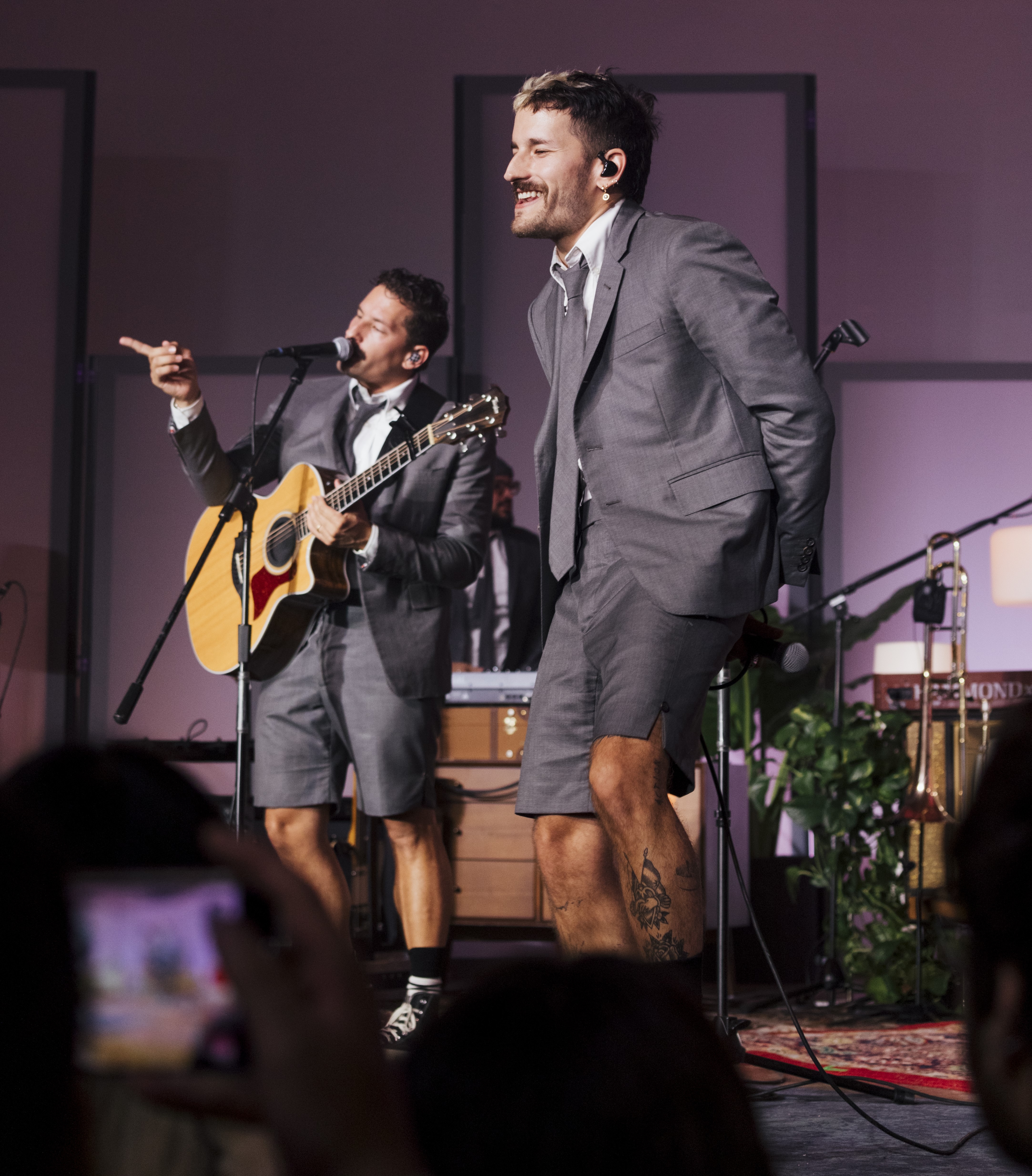 Mau y Ricky presentan una versi&oacute;n especial de "El Makin&oacute;n" parte de su Amazon Music City Sessions