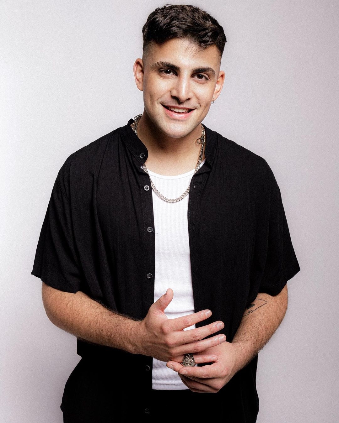 Entrevista a El Vecino: "MI conexi&oacute;n con la musica empez&oacute; con mi vieja y despu&eacute;s con el freestyle"