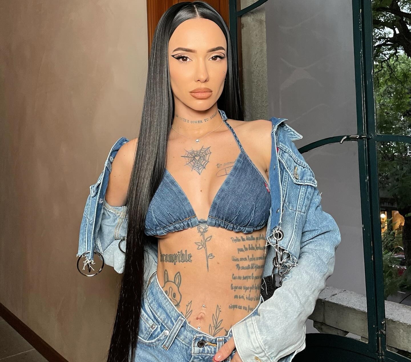 Fans entrevistan a La Joaqui en M&eacute;xico: &ldquo;Me parece triste que nos pongan a competir a las mujeres"