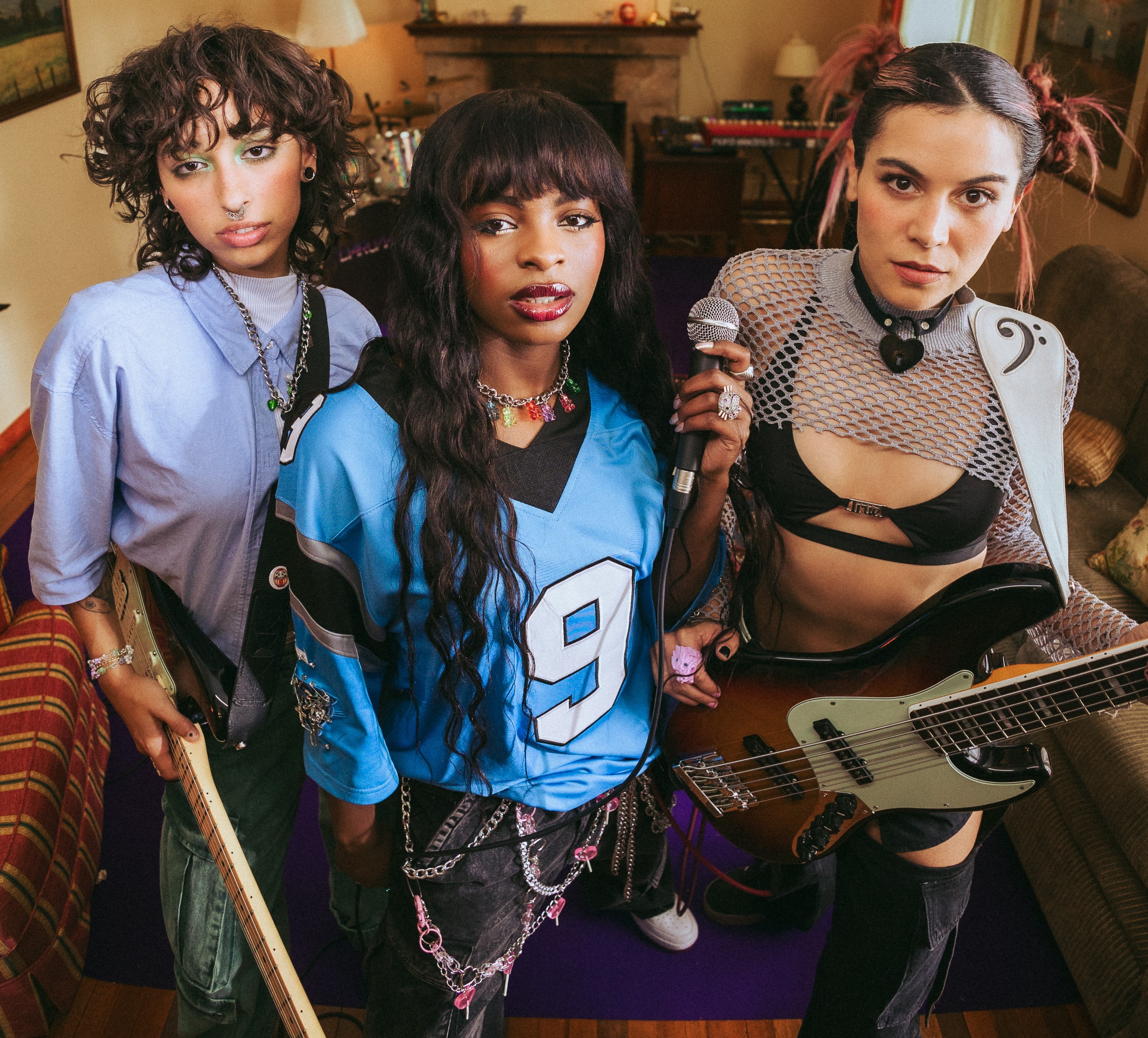 DARUMAS lanza su nuevo sencillo "Francotirador"