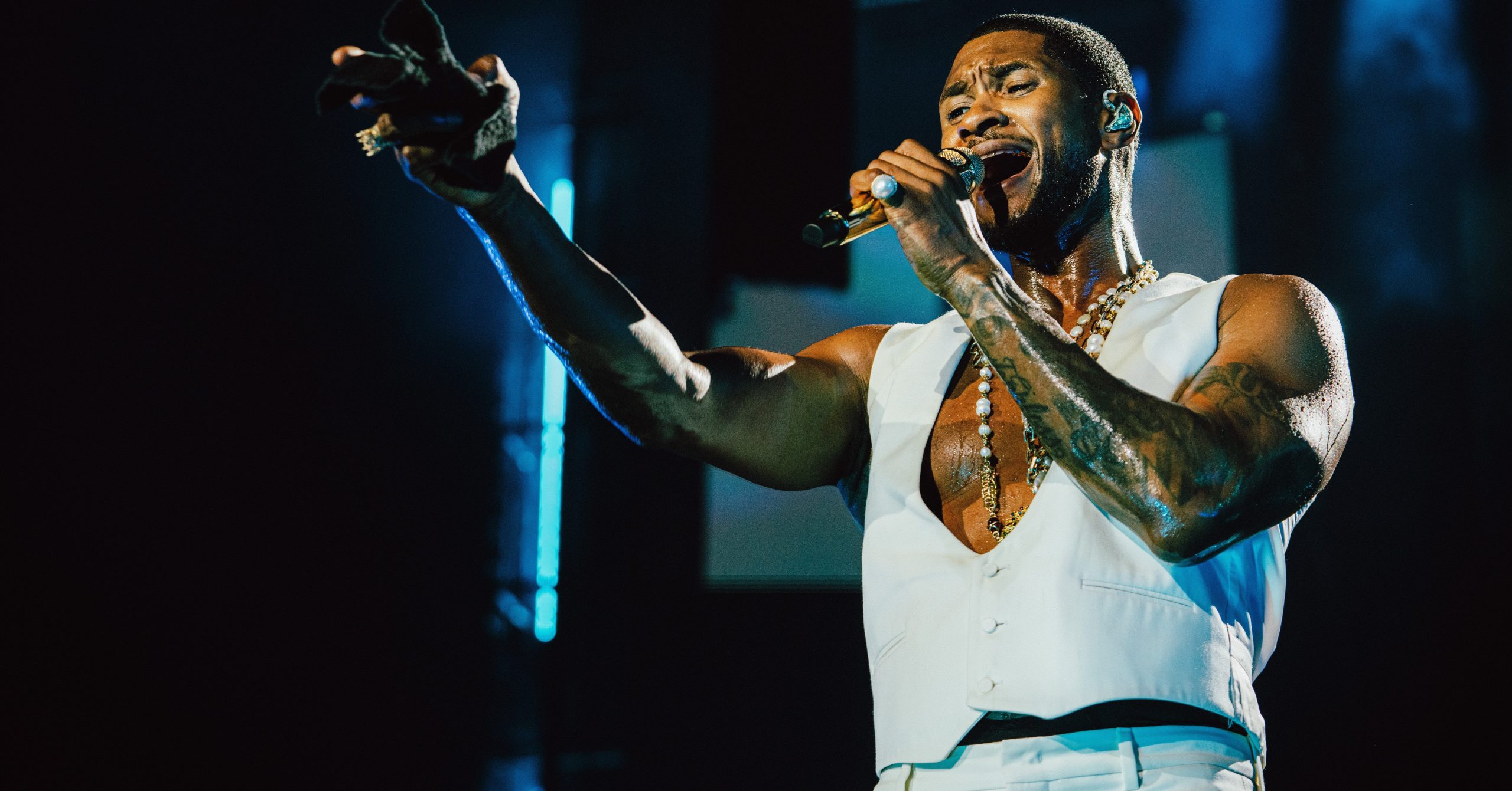 USHER anuncia el lanzamiento de "Confessions (20th Anniversary)"