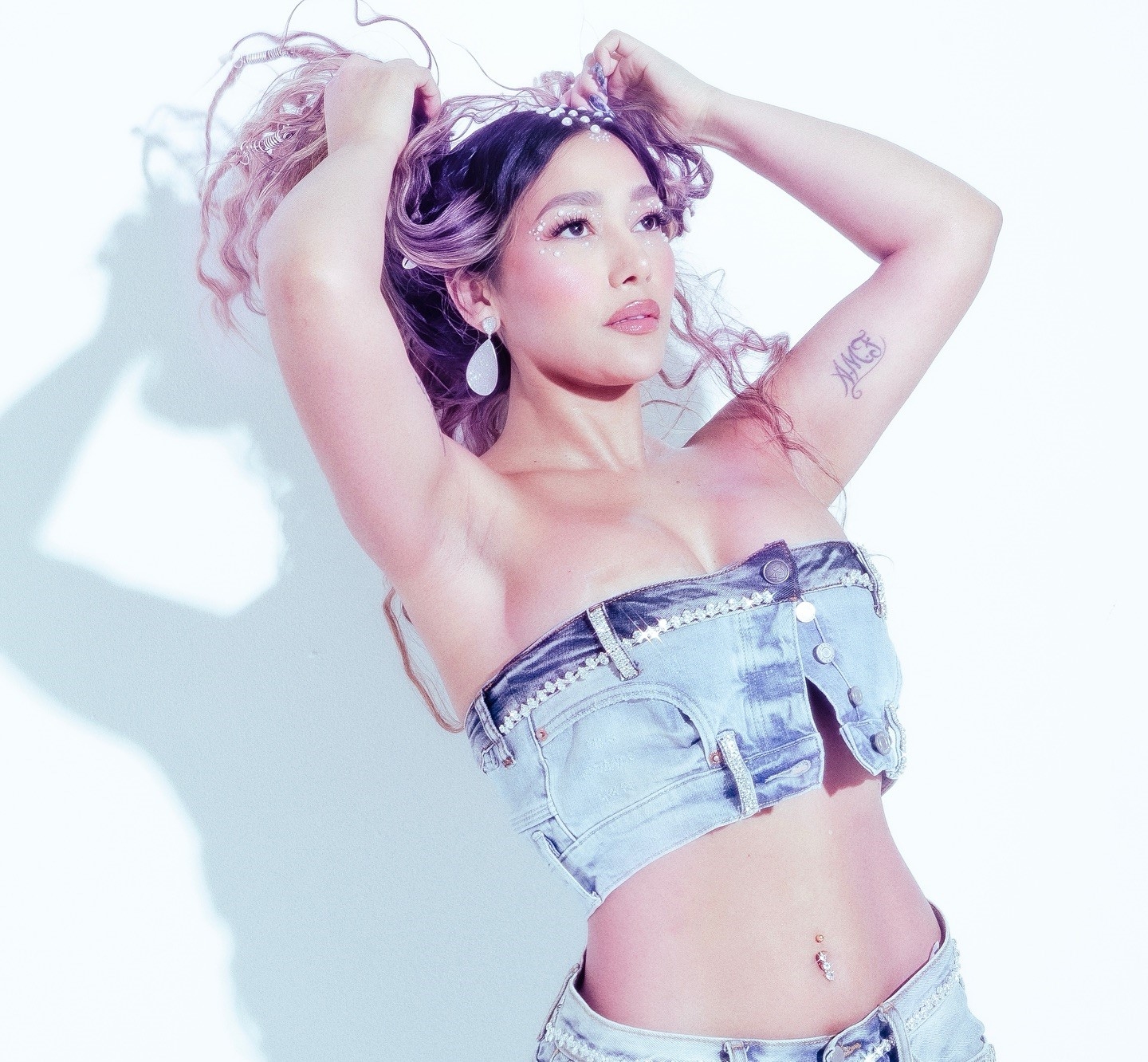 Entrevista a Fariana: "Pueden decir lo que quieran, yo voy a sumergirme en mi mundo"