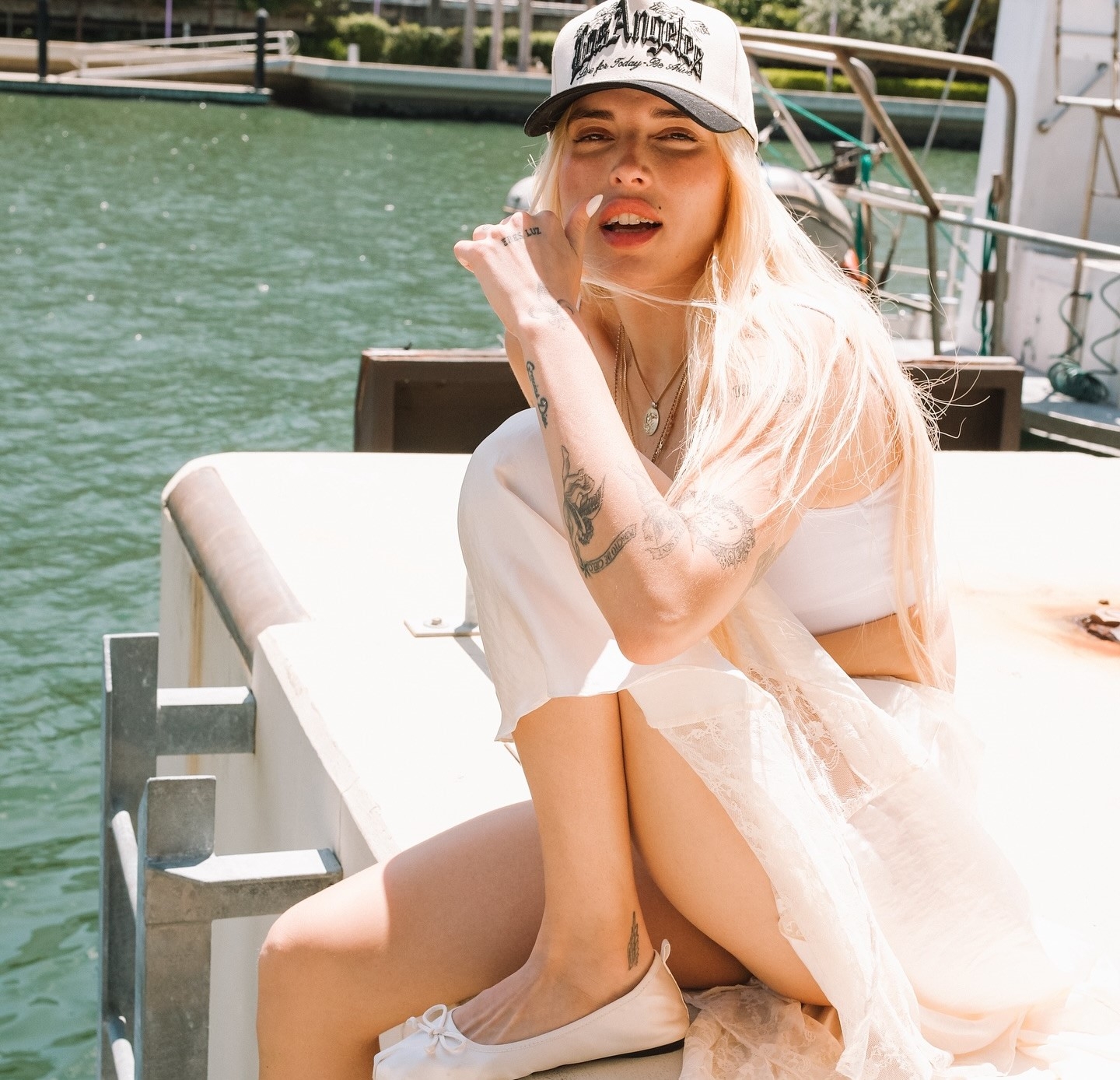 Entrevista a Elena Rose:"Me merezco cosas bonitas en la vida y el mundo merece la mejor parte de m&iacute;"