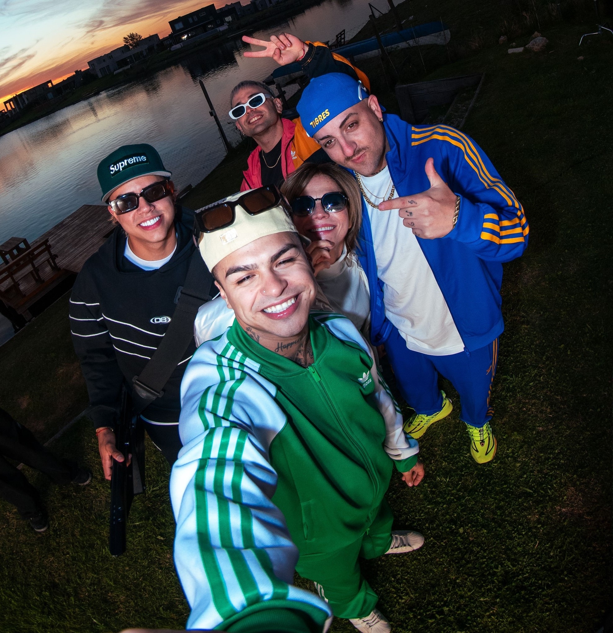 Marcela Morelo presenta la reversi&oacute;n de un cl&aacute;sico junto a The La Planta y La T y La M