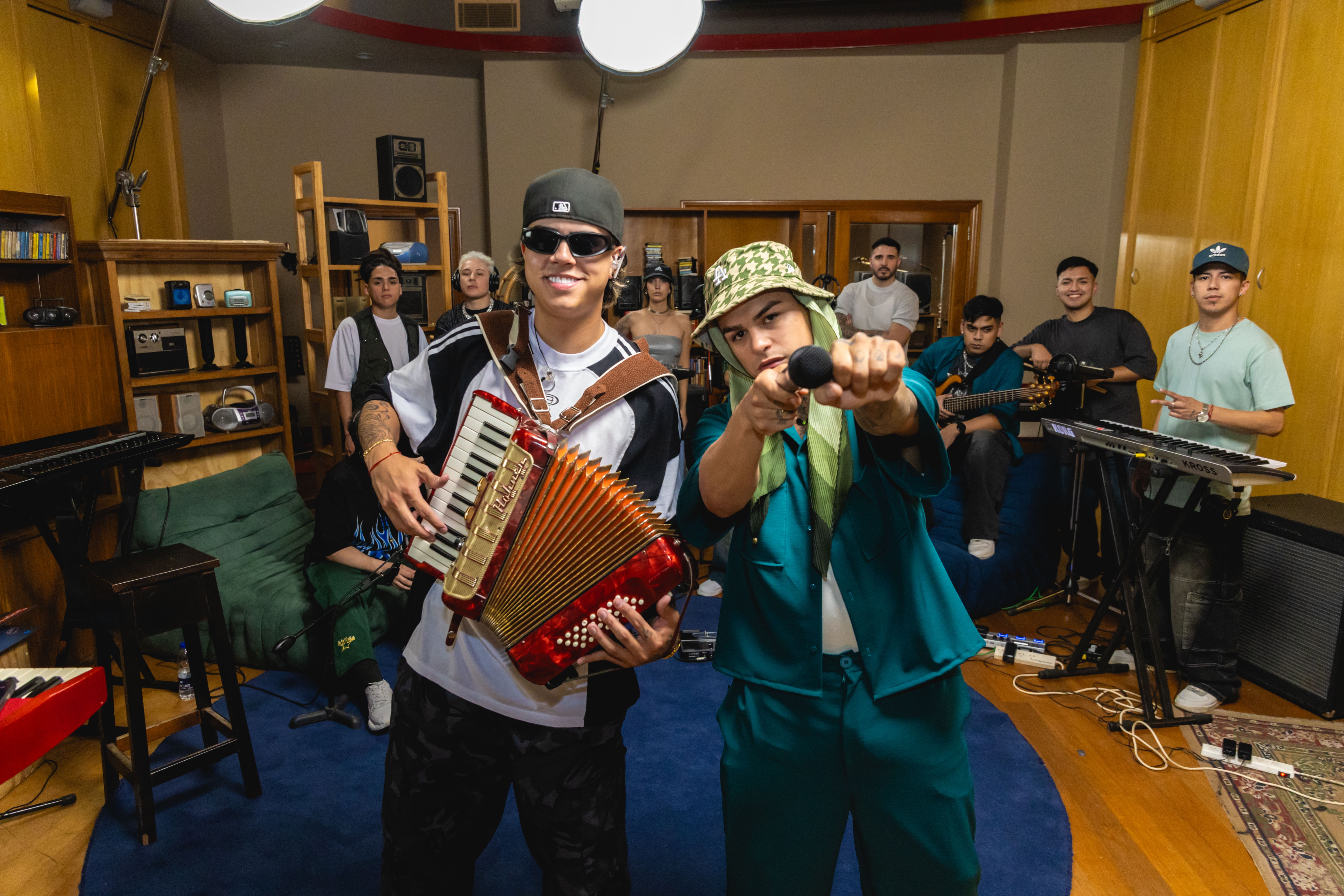 La T y La M presentan su homenaje a la cumbia argentina con "Messirve Mix #9"