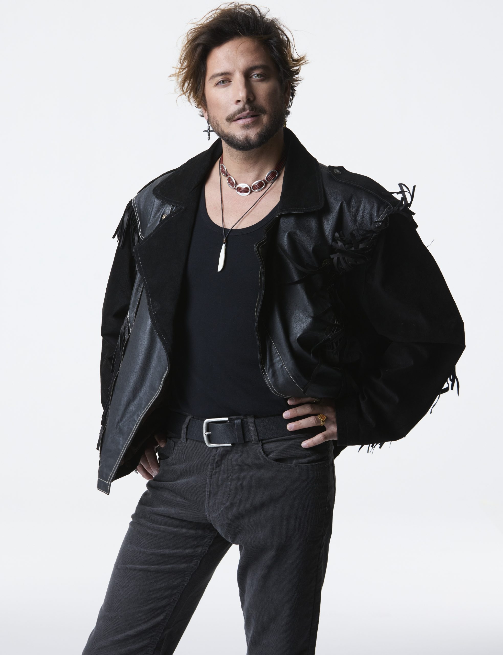 Manuel Carrasco lanza "Pueblo Salvaje", un canto a los or&iacute;genes