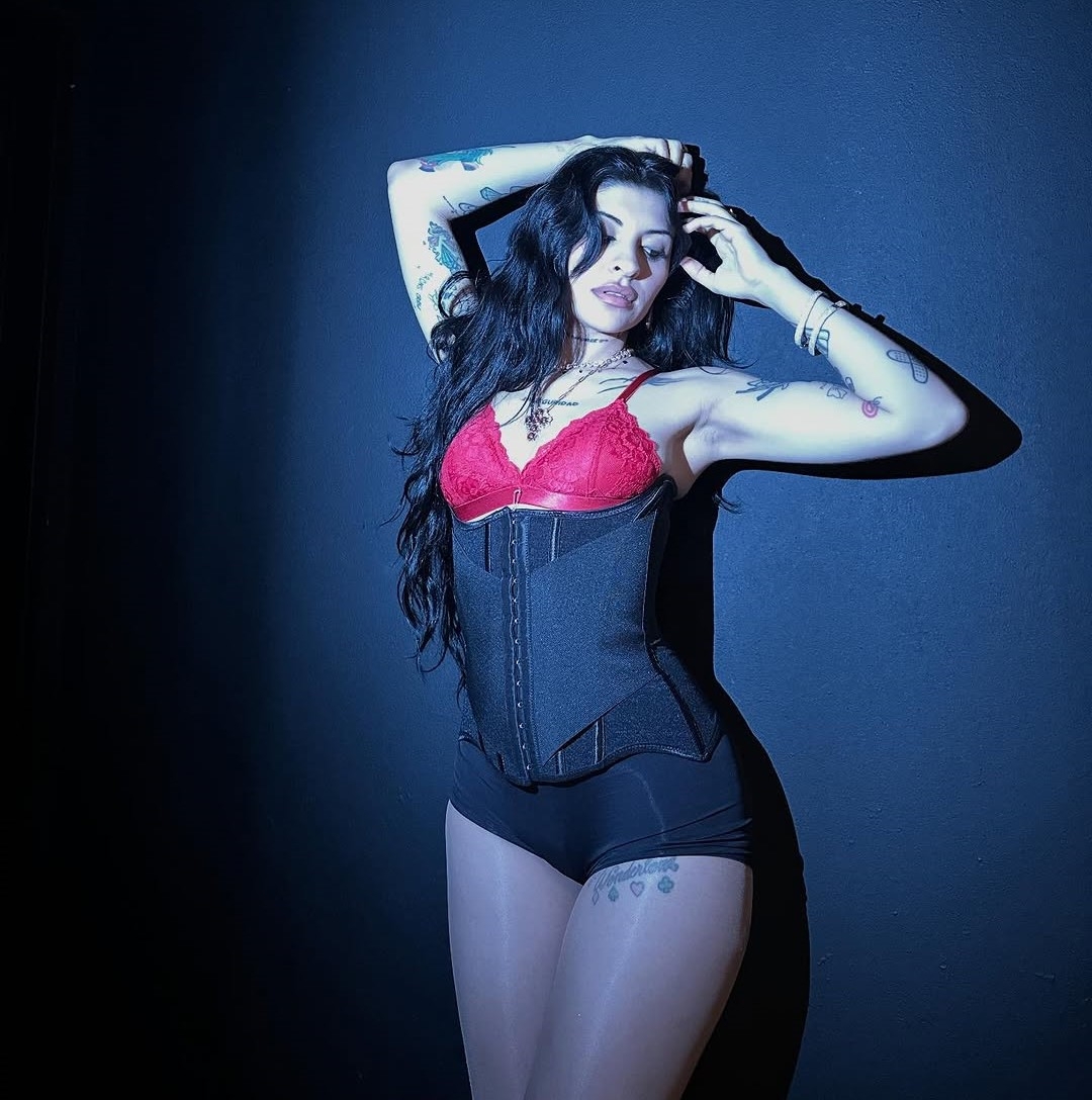 MODO FAN: Cazzu sorprendi&oacute; en el show de Karina&nbsp;la&nbsp;Princesita