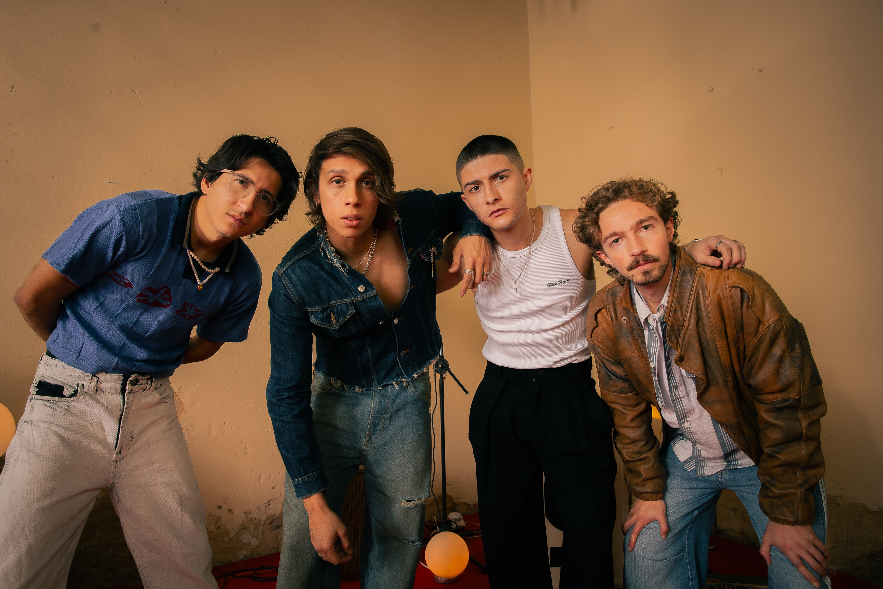 Alex Ponce y TIM&Oslash; rinden tributo al rock latino con "No Volver&eacute;"