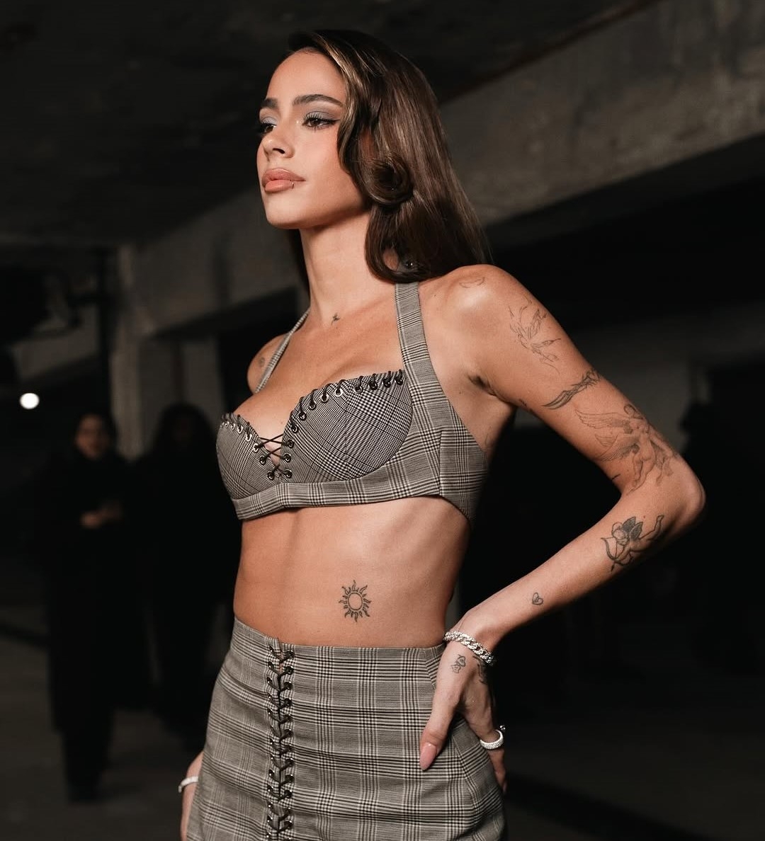 TINI revel&oacute; su rutina de&nbsp;make-up