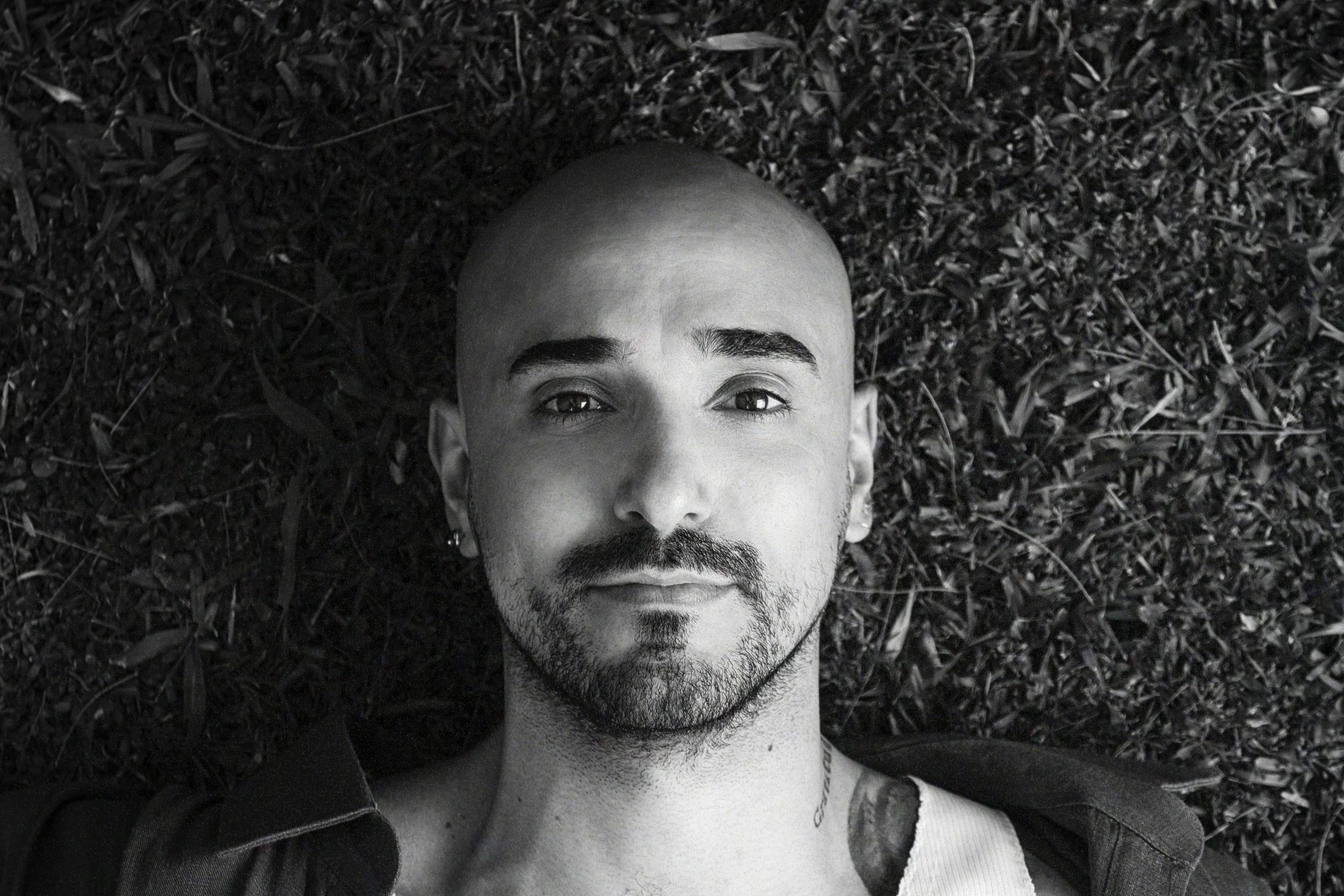 Abel Pintos presenta su reversi&oacute;n de "Eres", el cl&aacute;sico de Caf&eacute; Tacvba