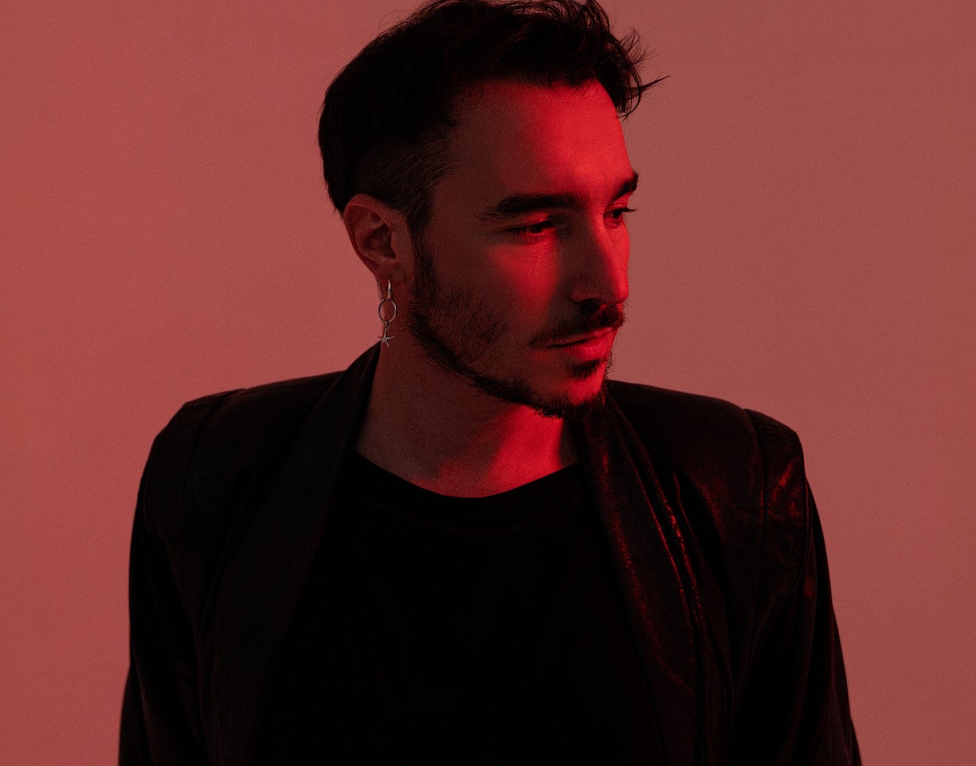 Juku Ares presenta "SITCOM", su nuevo &aacute;lbum de estudio