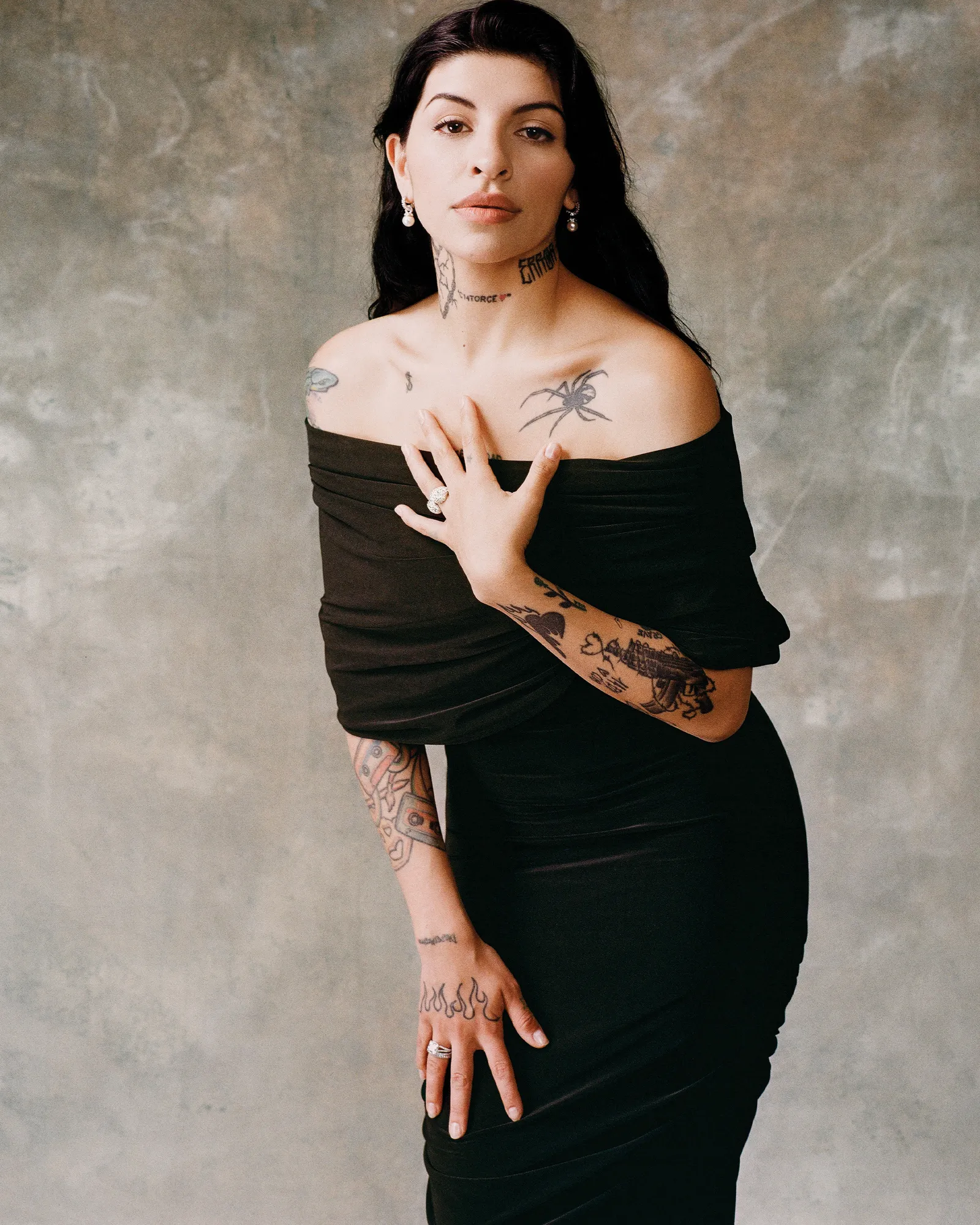 CAZZU bate records con su nuevo &aacute;lbum y suma fechas a su tour