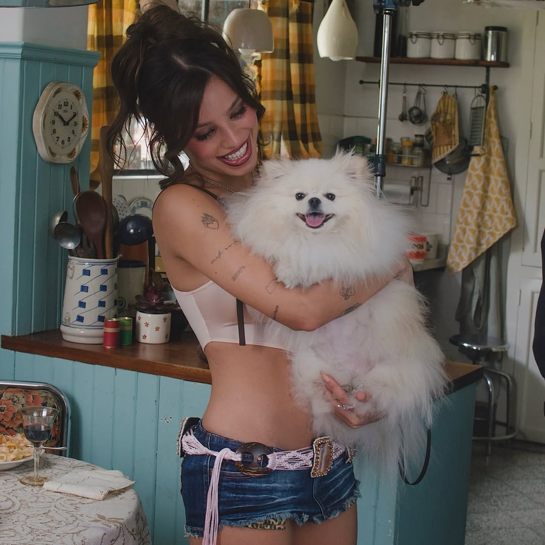 &ldquo;Pasarella&rdquo; tiene nuevo trend viral &iexcl;y Emilia&nbsp;se&nbsp;sum&oacute;!