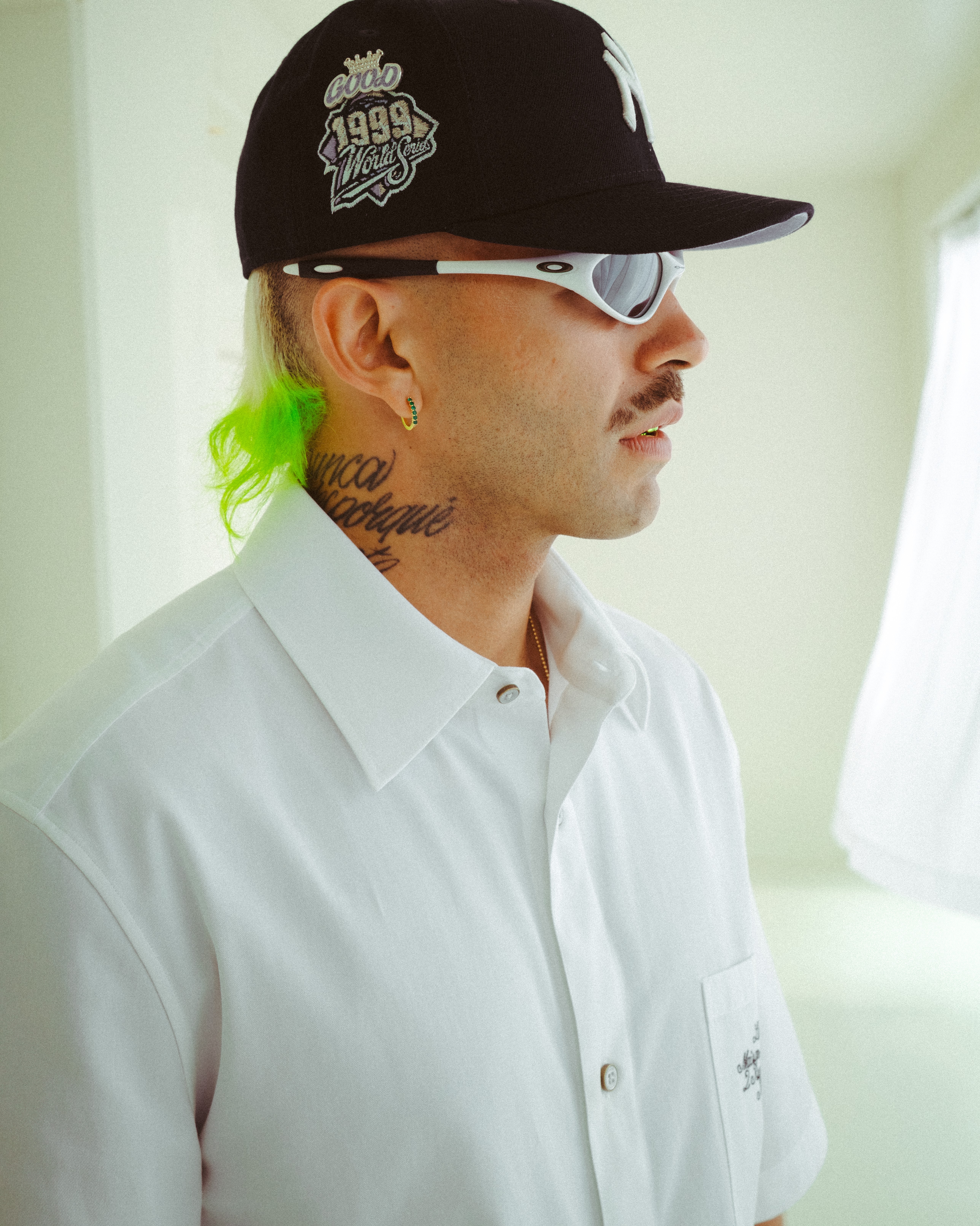 Feid se convierte en el primer artista latino con un color oficialmente reconocido por el Pantone Color Institute