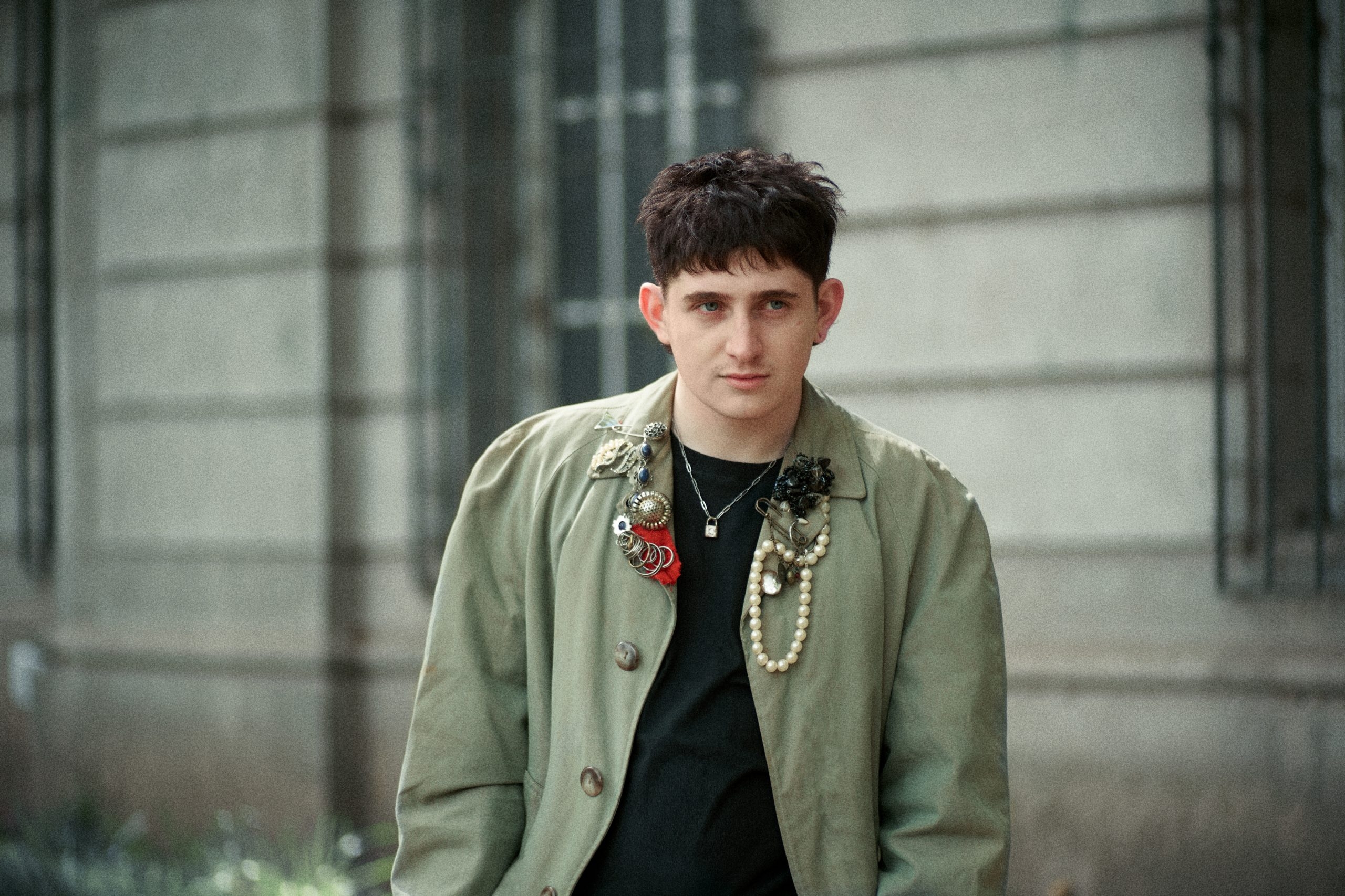 Dillom traslada el universo musical de "Por Ces&aacute;rea" a un libro fotogr&aacute;fico