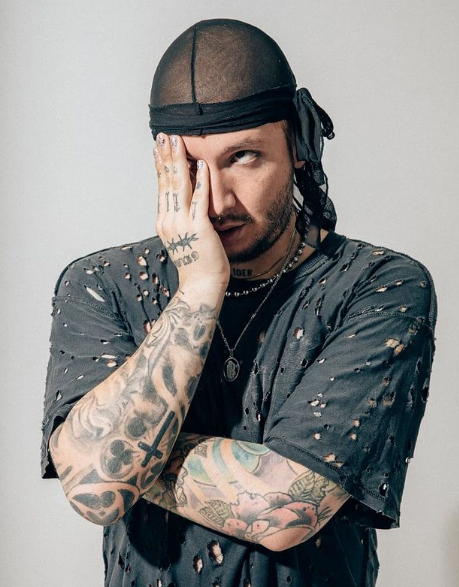 Brad Pat en TMH: "Siento que a mi m&uacute;sica se le siente la podredumbre del rock y el punk"